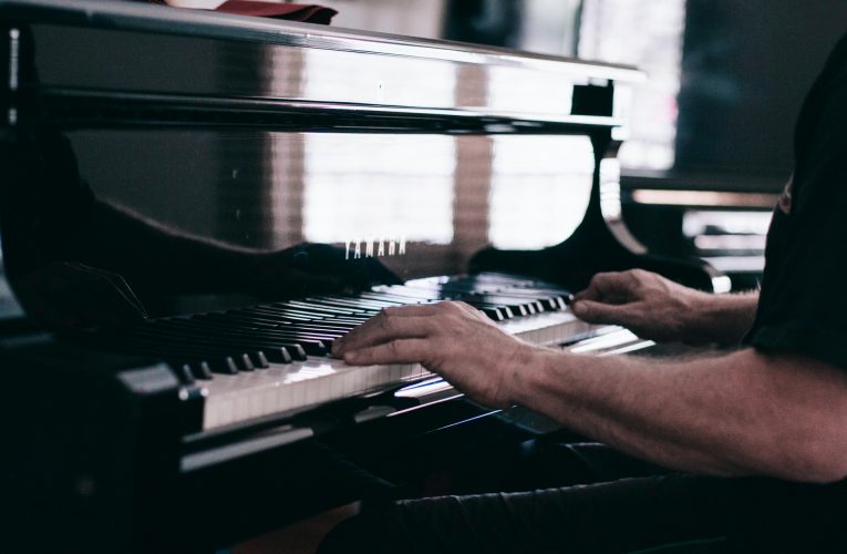 15 Benefits That You Will Get After Playing Piano